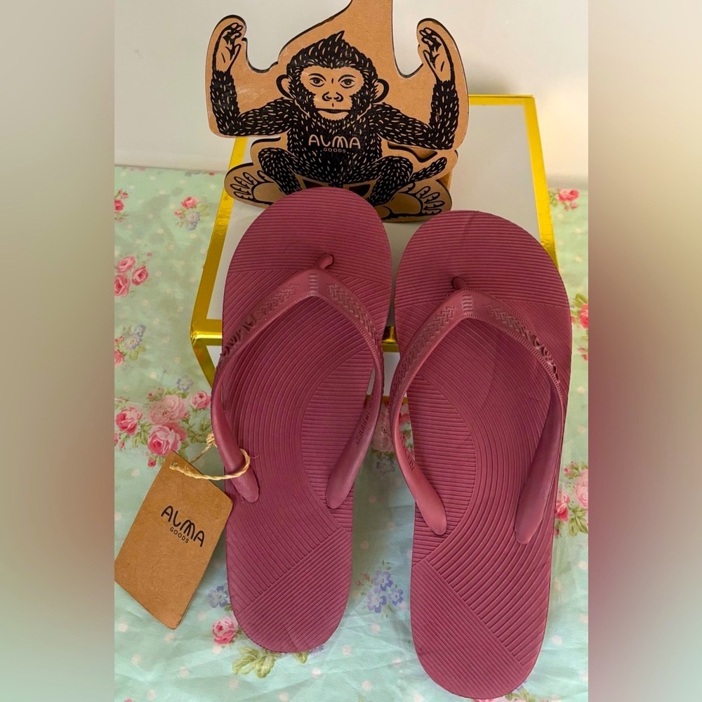 Alma Sandals Natural Rubber Thong style with Matte Finish in Plum Color size 12